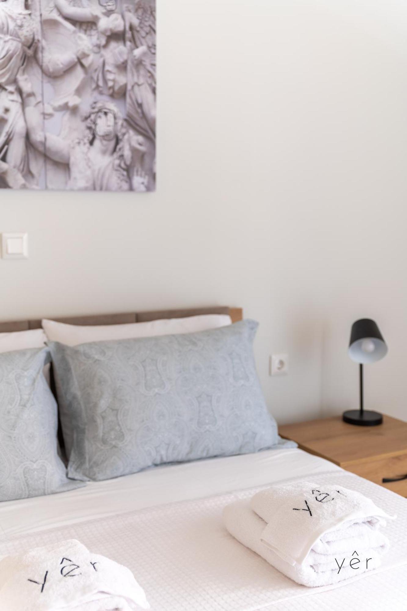 Modern Mythic Flat With Greek-Inspired Artistic Apartment Athens Ngoại thất bức ảnh